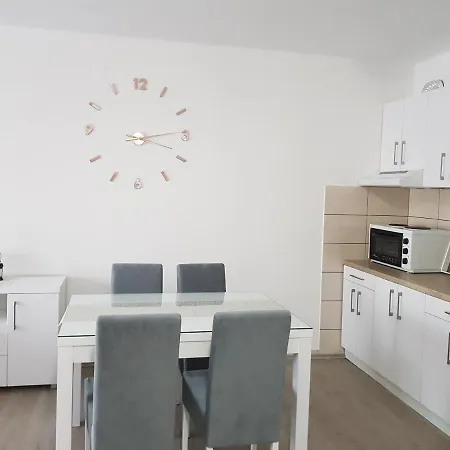 Apartment Gea 18 *